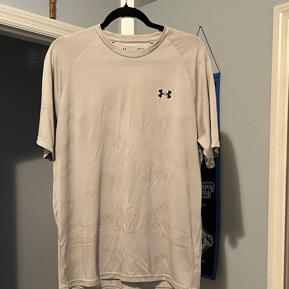 Under Armour Men's Tan Performance Tee